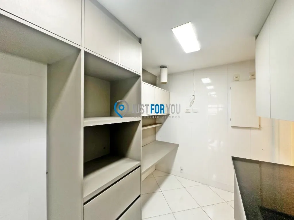 3-bedroom apartment with 5 bathrooms and 370 m² — photo 27