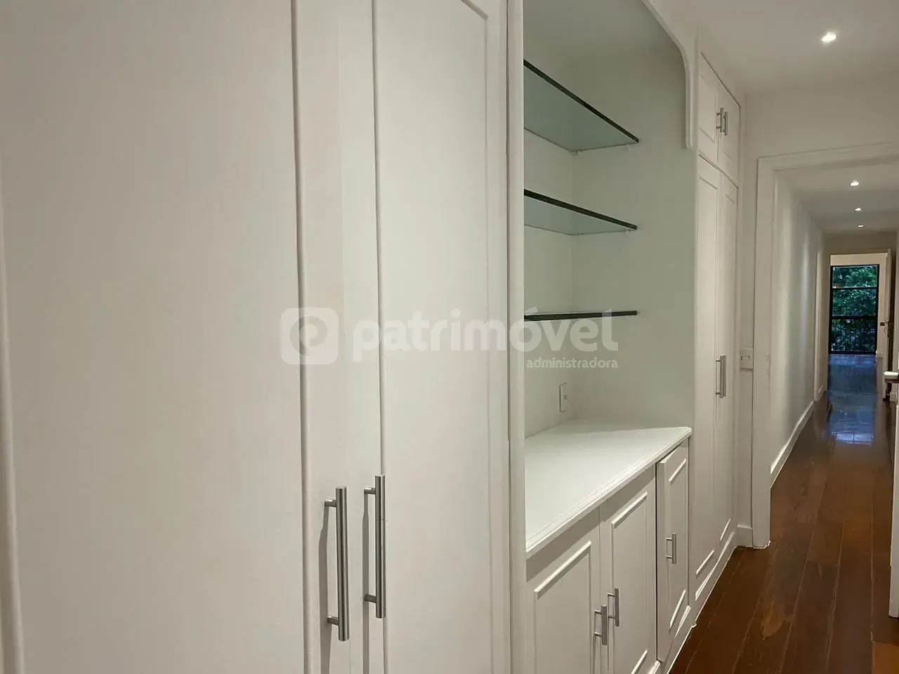 4-bedroom apartment with pool and 3 parking spaces — photo 10
