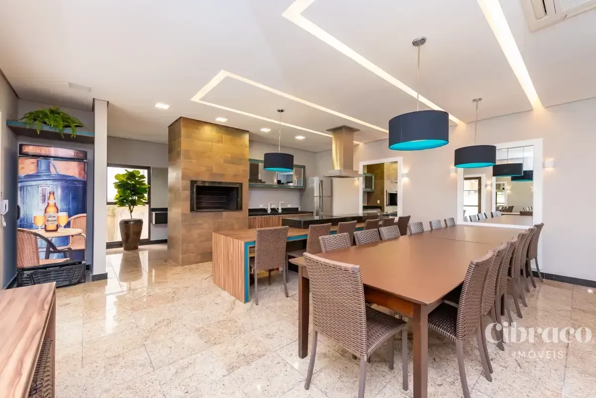 250 m² apartment with 3 bedrooms and a balcony — photo 39