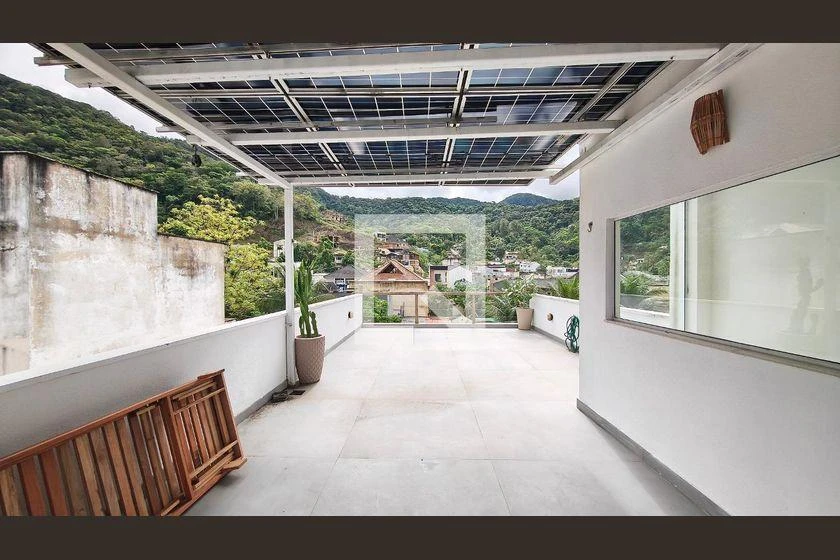 3-bedroom house with 290 m² and open-plan kitchen — photo 6
