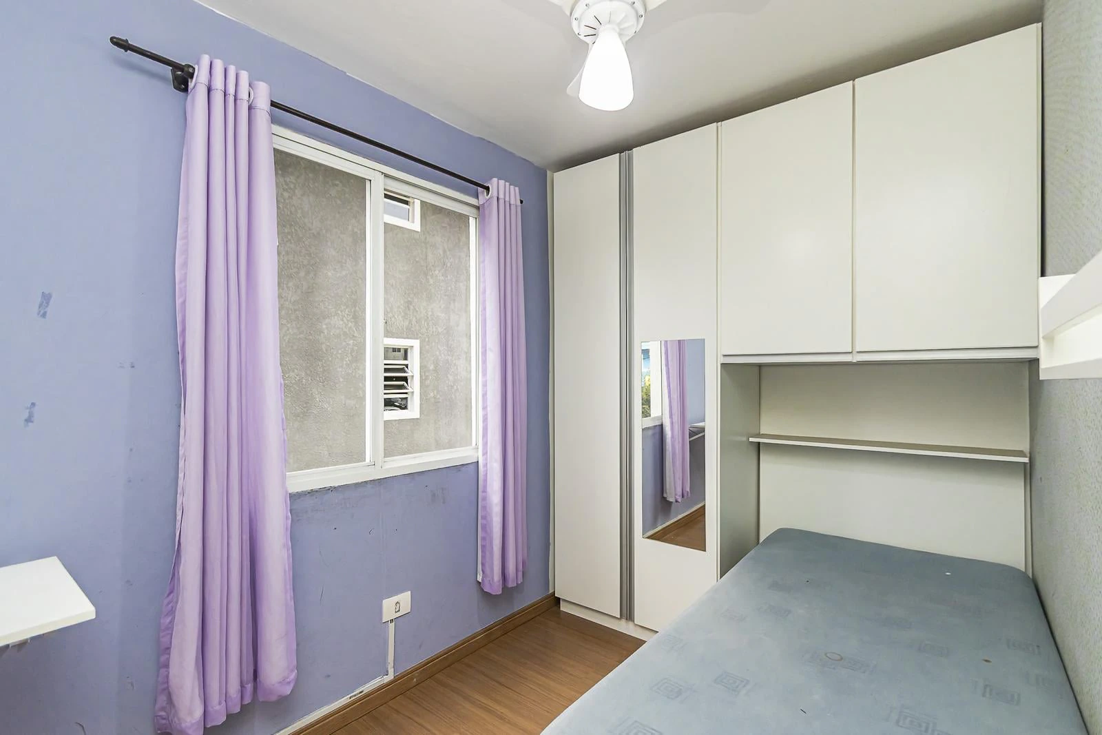 2-bedroom apartment with wood or laminate floors — photo 16