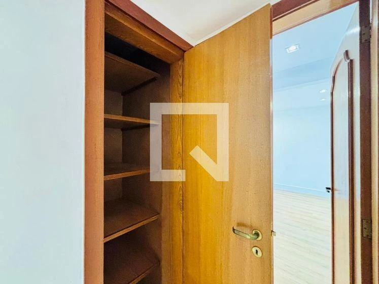 4-bedroom apartment with a walk-in closet in Rio de Janeiro — photo 9