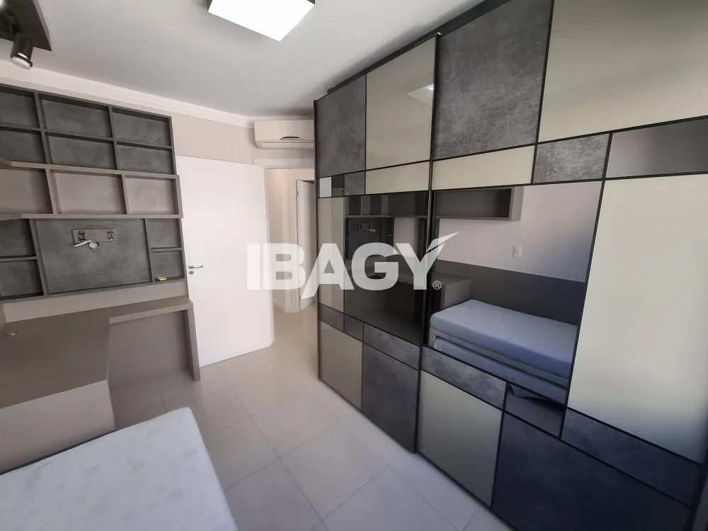 Apartamento mobiliado com 3 dormitórios e sacada envidraçada — photo 29