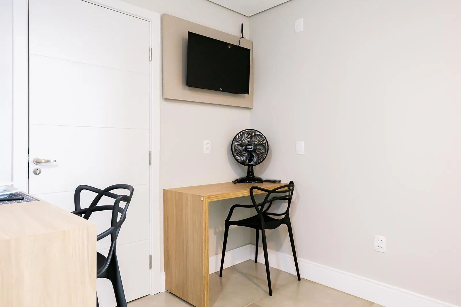 Furnished studio 22 m² with an en-suite bathroom — photo 23