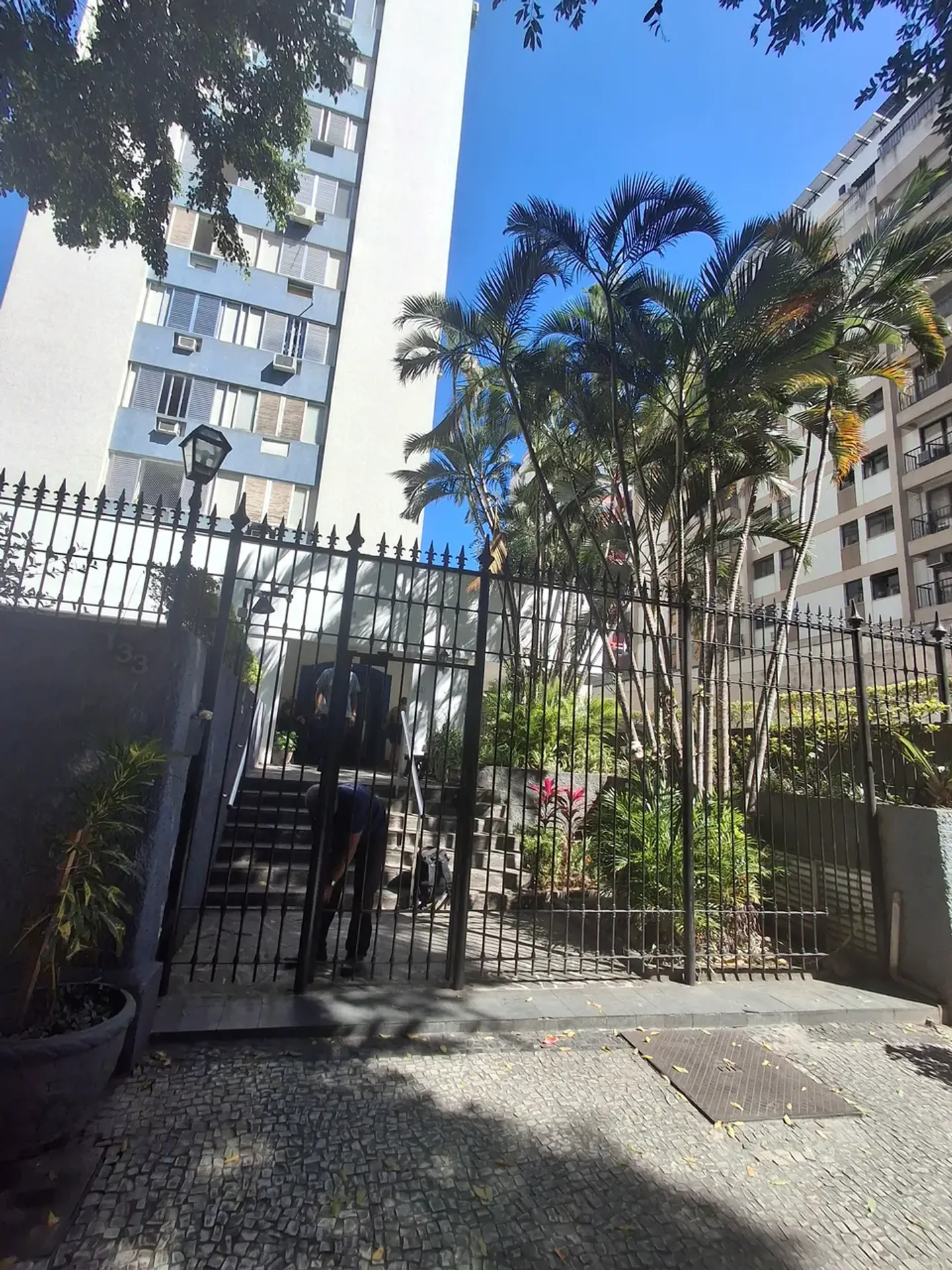 Rental apartment with 3 bedrooms and 3 bathrooms — photo 48