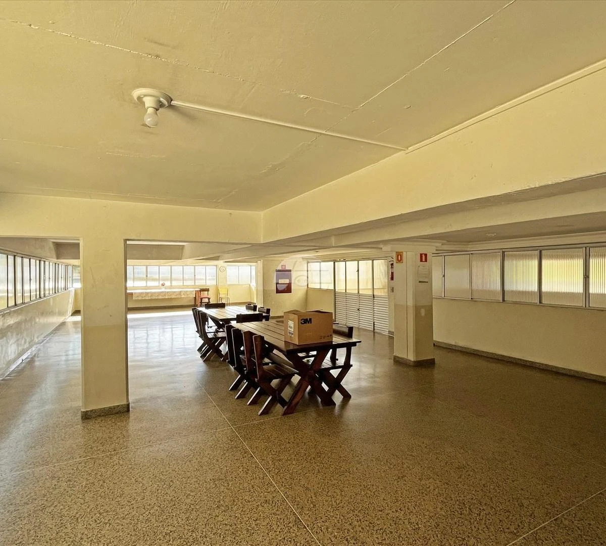 3-bedroom apartment with wood or laminate floors in Curitiba — photo 10