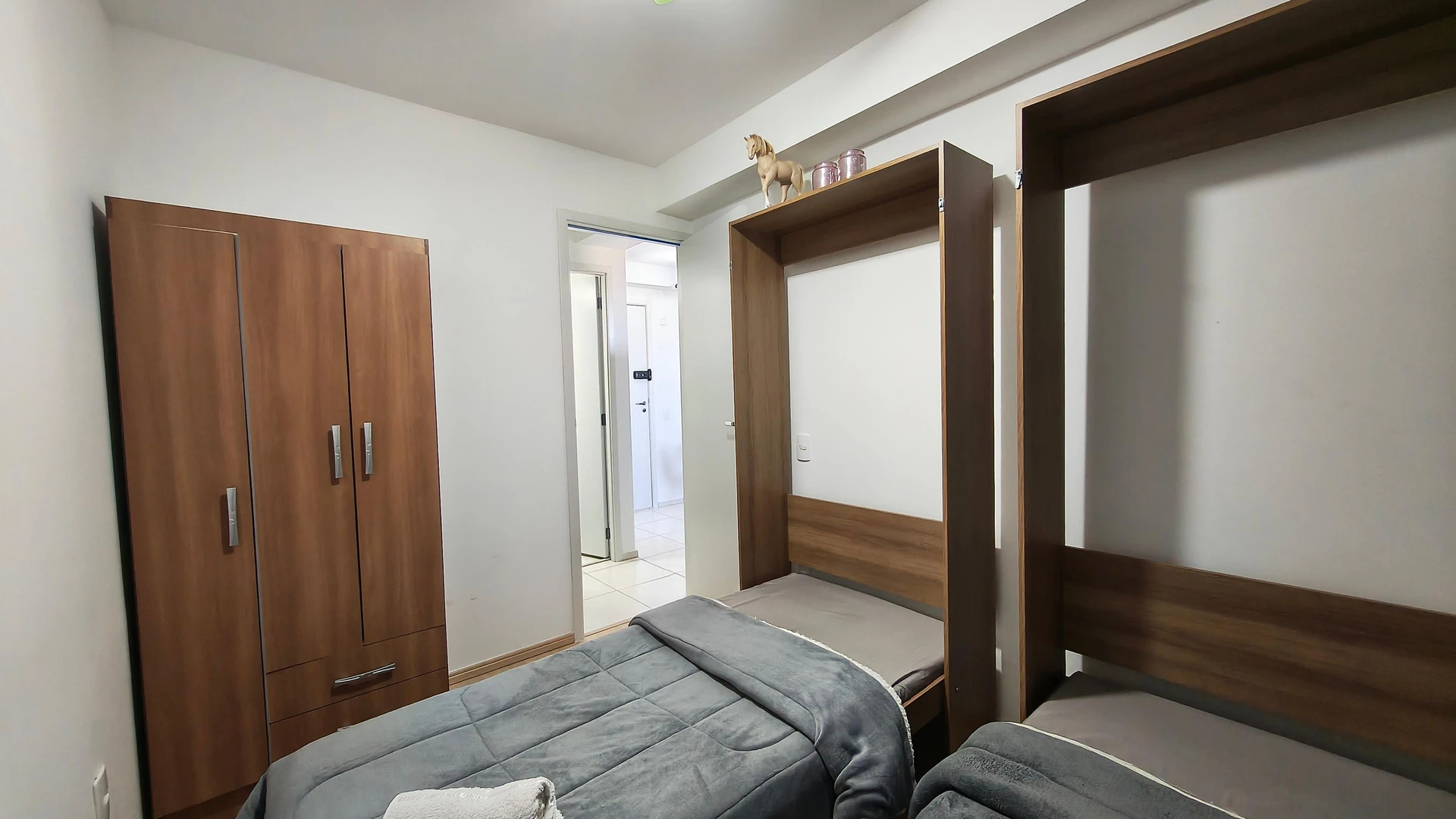 2-bedroom apartment with a mountain view — photo 21