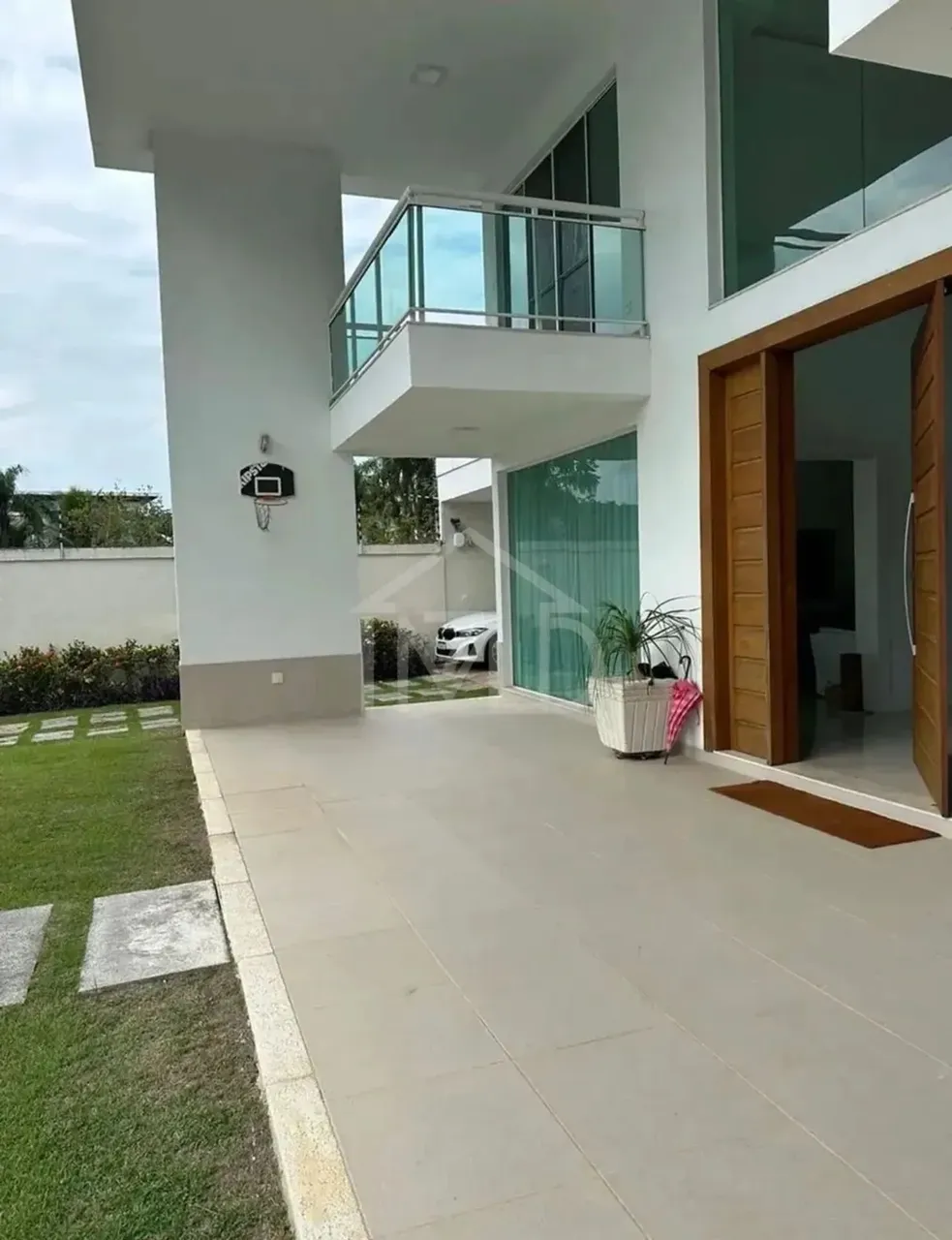House with 5 bedrooms and floor-to-ceiling windows — photo 20