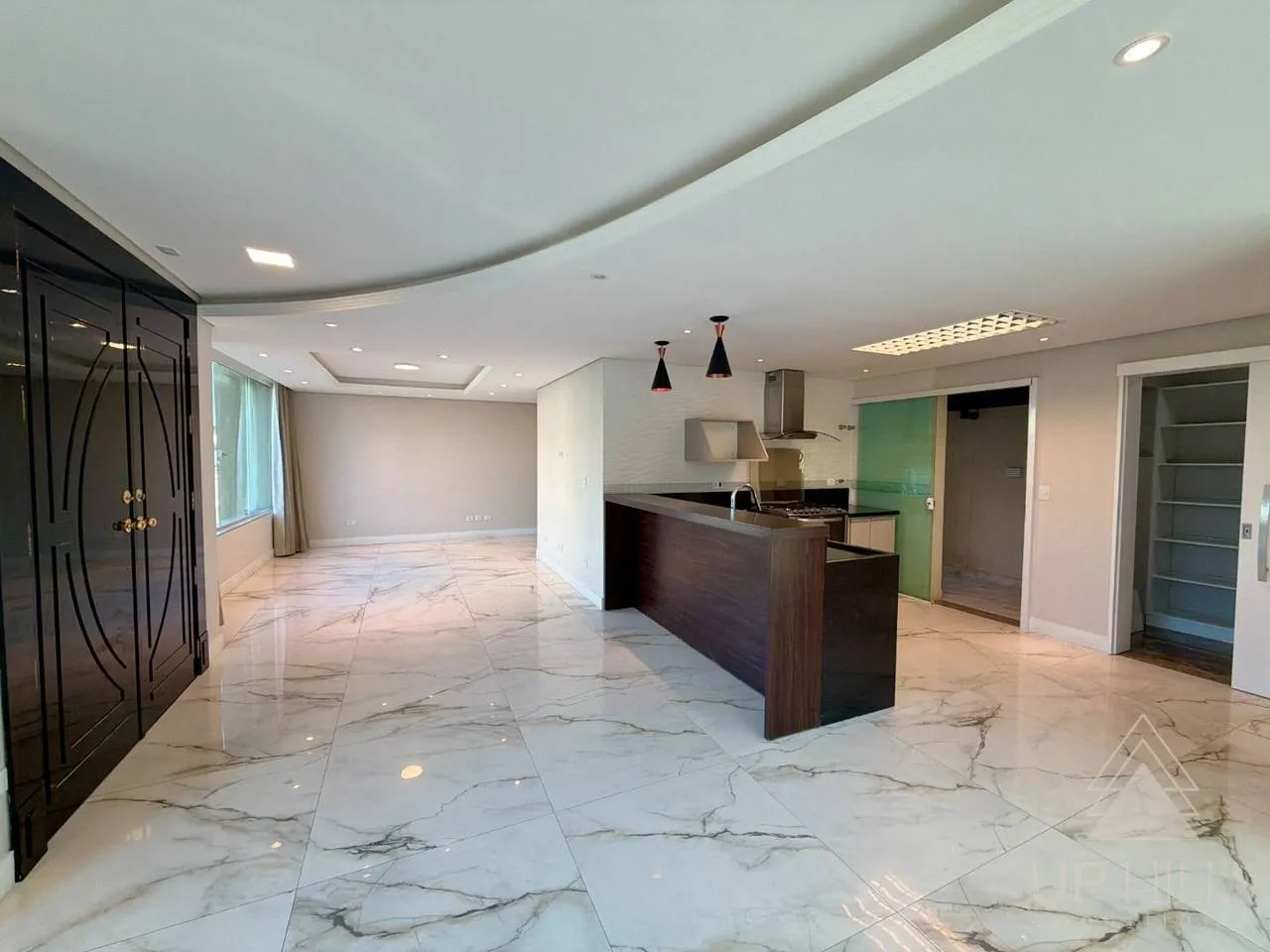 Casa com 3 suítes e cozinha aberta com fogão a gás — photo 17