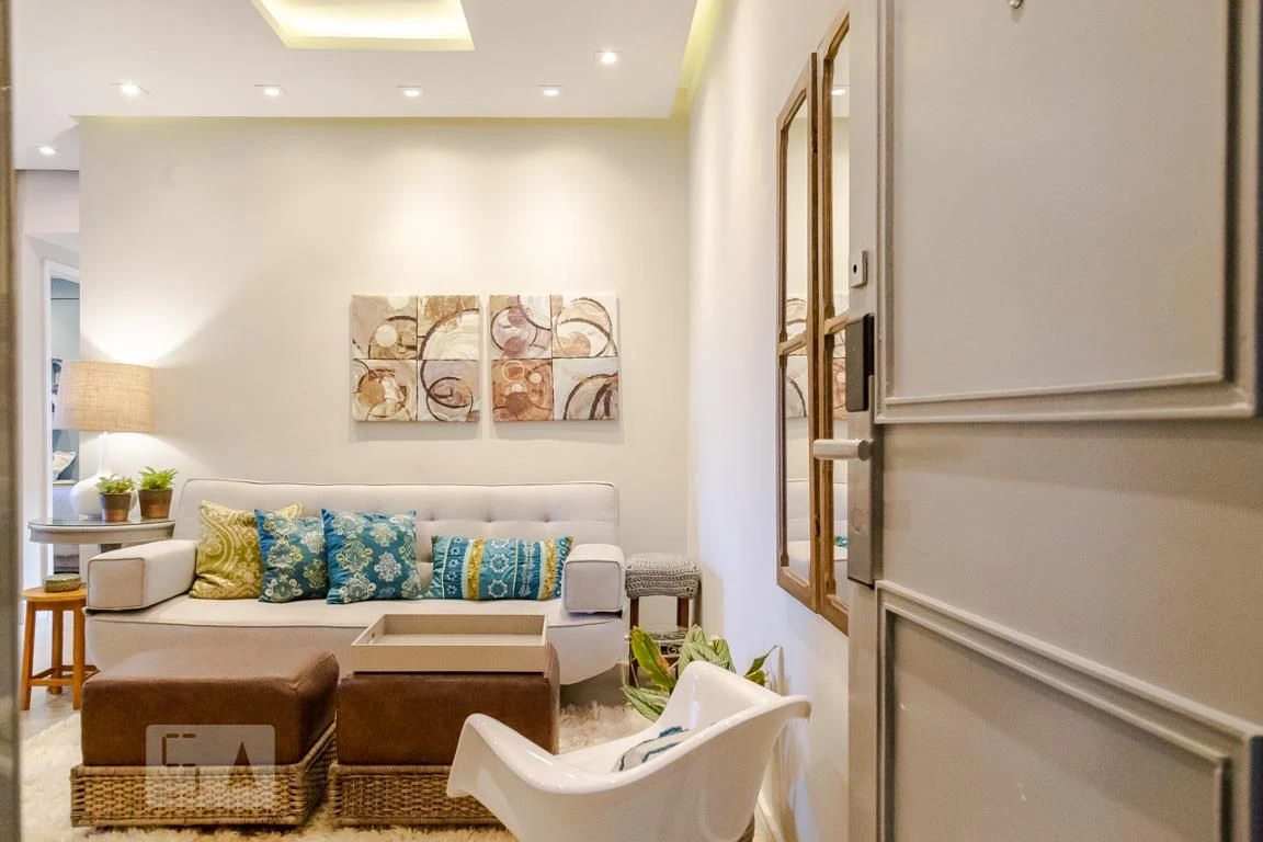 Furnished 2-bedroom apartment with a glassed-in balcony — photo 9