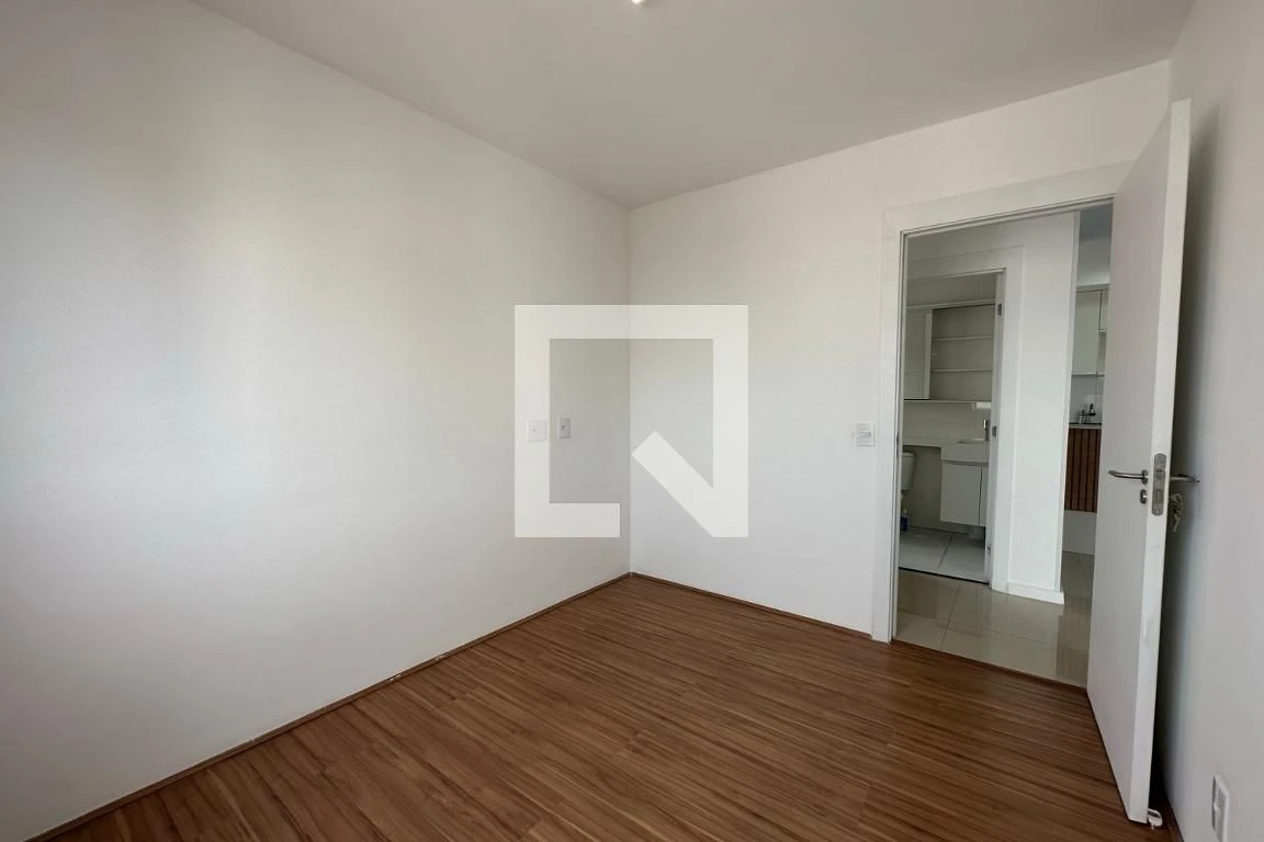 Furnished apartment, 50 m², with a glass-enclosed balcony — photo 27