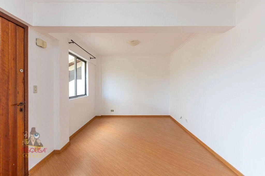 Apartment, 56 m², with wood or laminate floors — photo 7