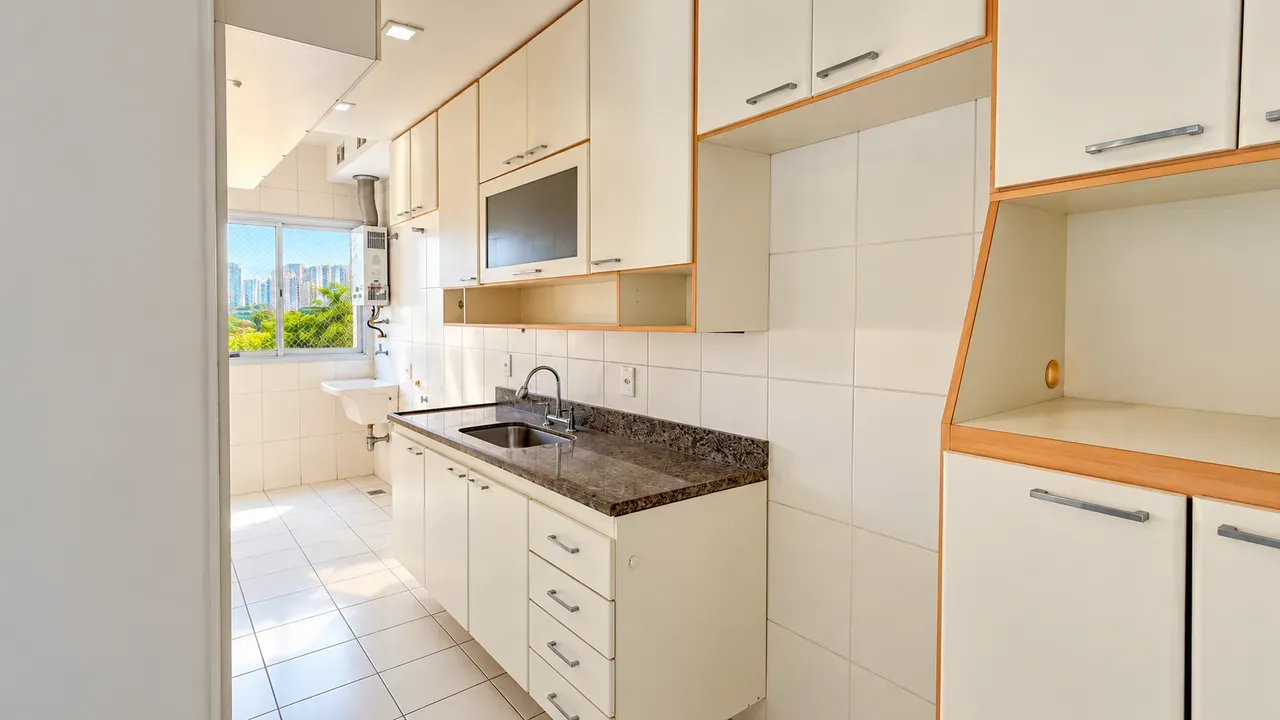Квартира 87 м² с застеклённым балконом и джакузи — photo 2
