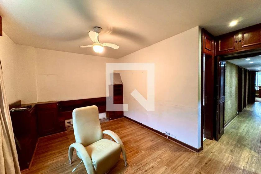 Furnished apartment, 180 m², with a glass-enclosed balcony — photo 33