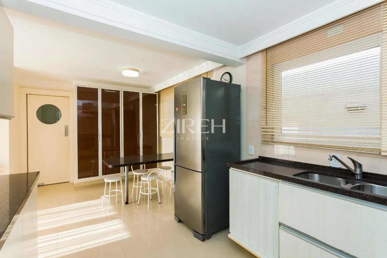 Gated house with 4 en-suite bedrooms and 431 m² — photo 17
