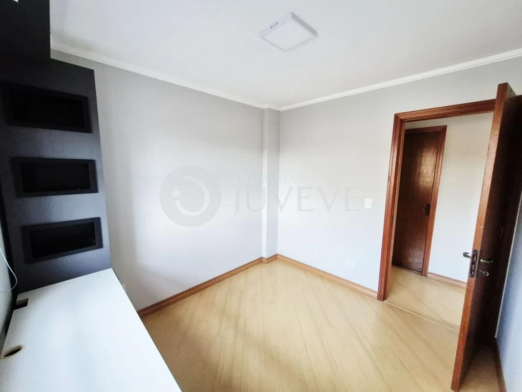 Furnished 3-bedroom apartment with enclosed balcony grill — photo 23