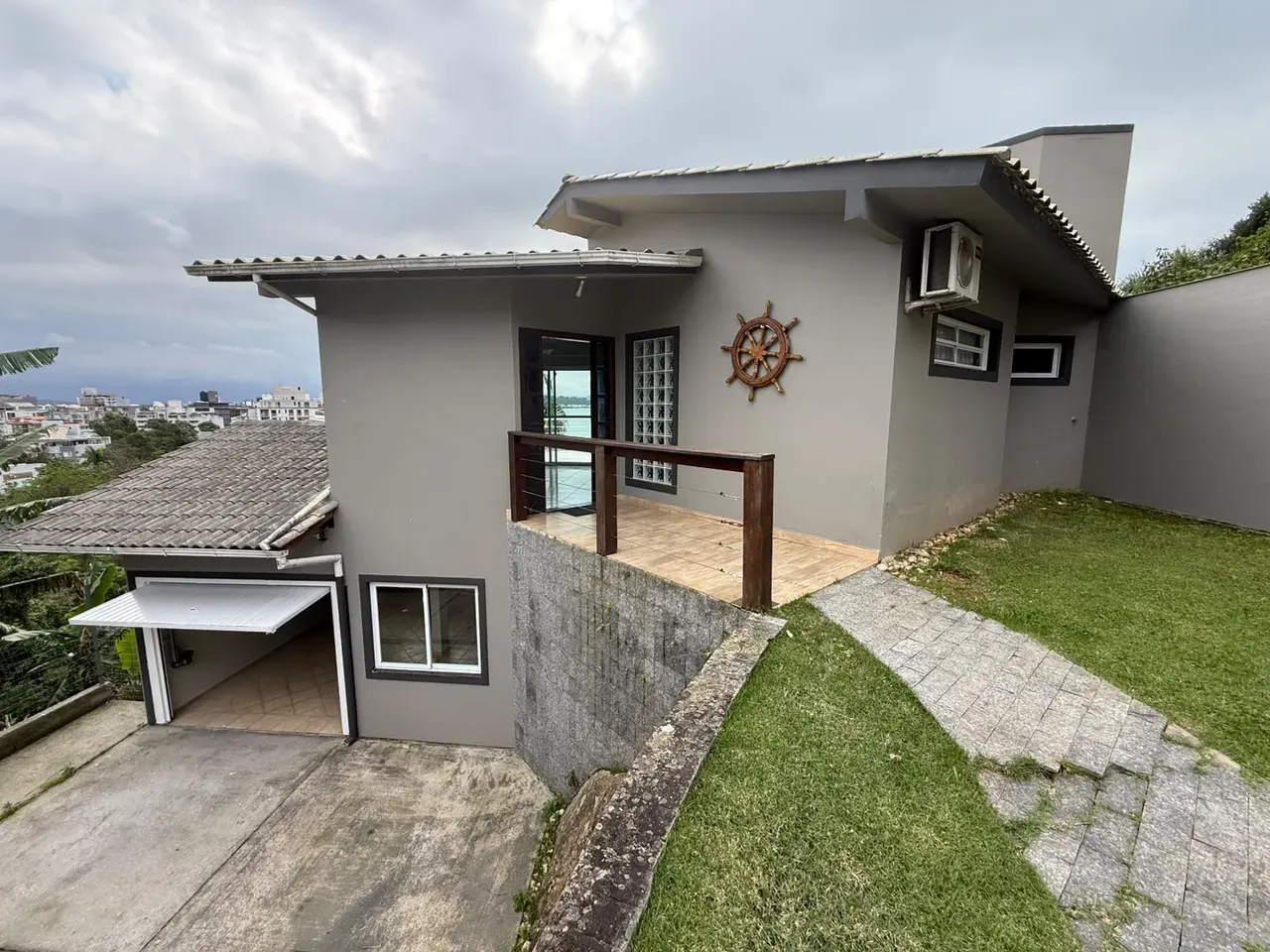 Water view in a 3-bedroom house, 180 m² — photo 36