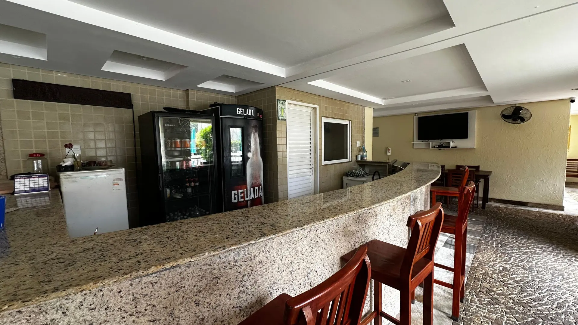 Furnished apartment with 2 bedrooms and a balcony — photo 14