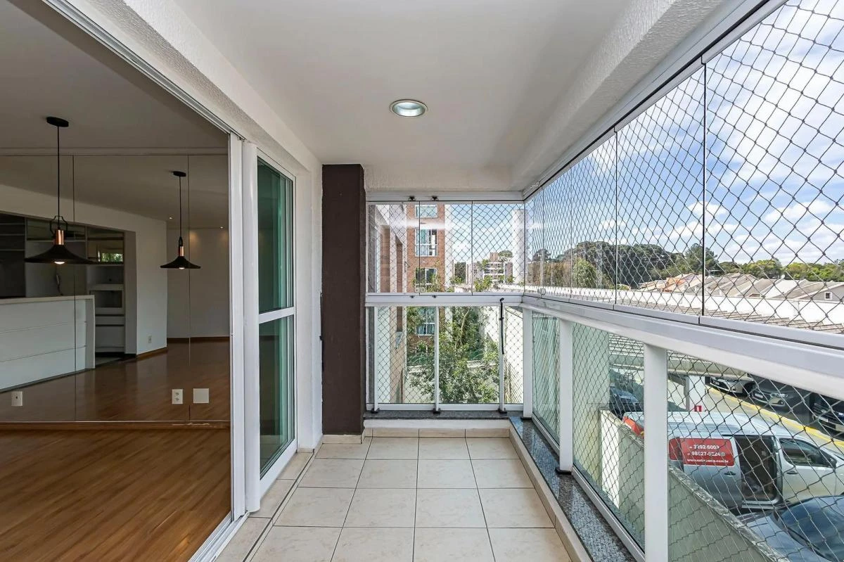 Apartamento de 3 quartos com varanda envidraçada