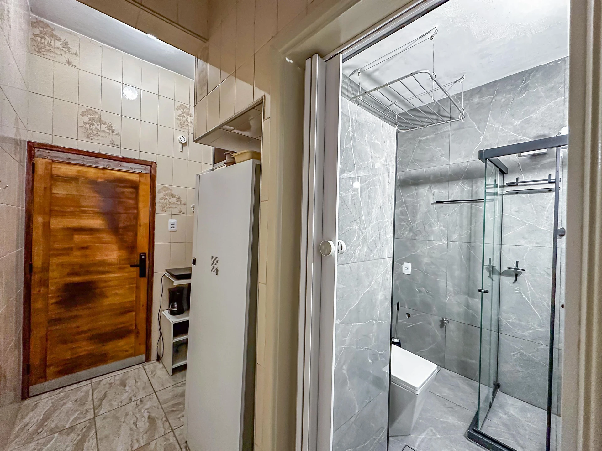 Furnished 1-bedroom apartment with washing machine — photo 9