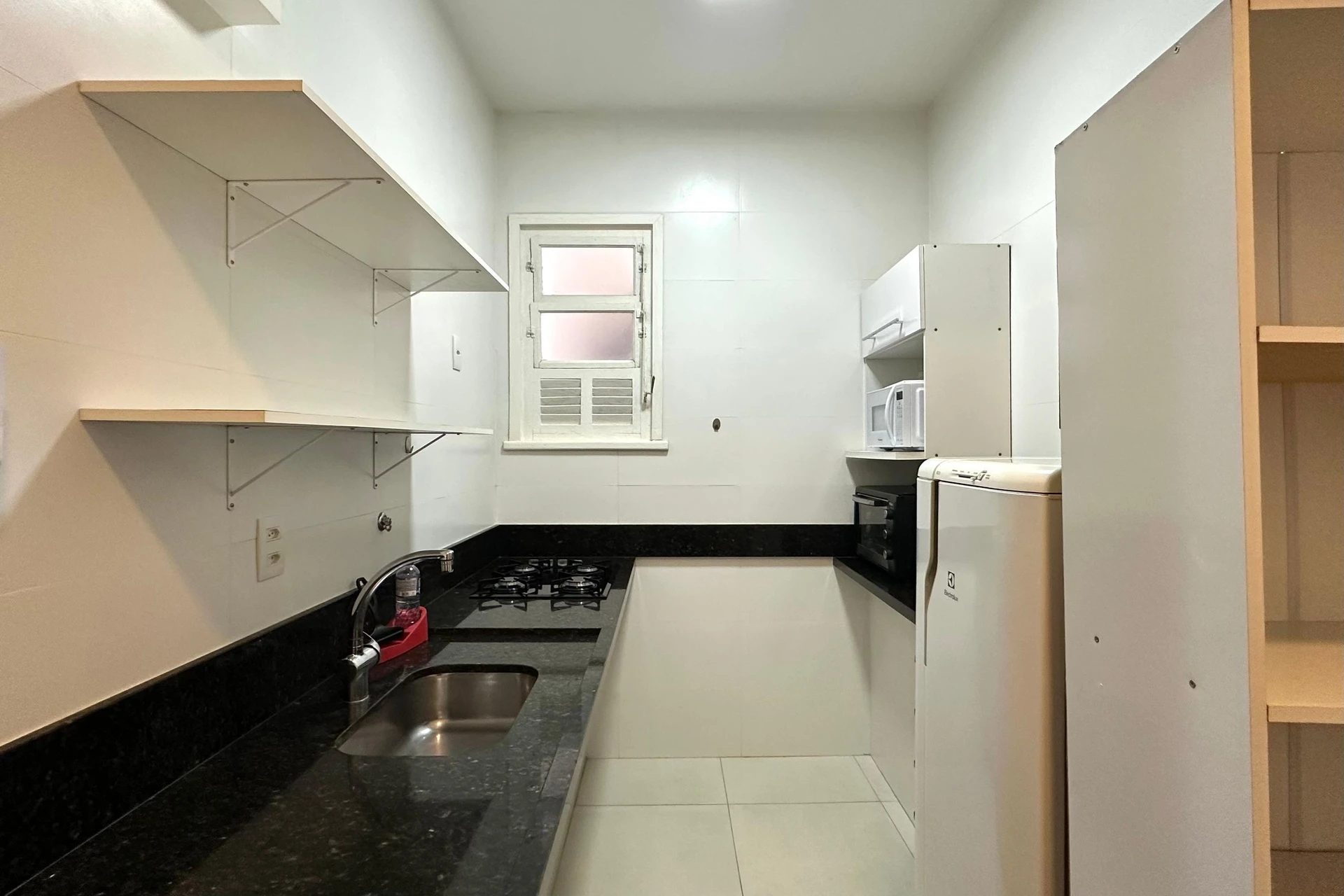 Apartamento mobiliado com 1 quarto, varanda e 2 banheiros — photo 19