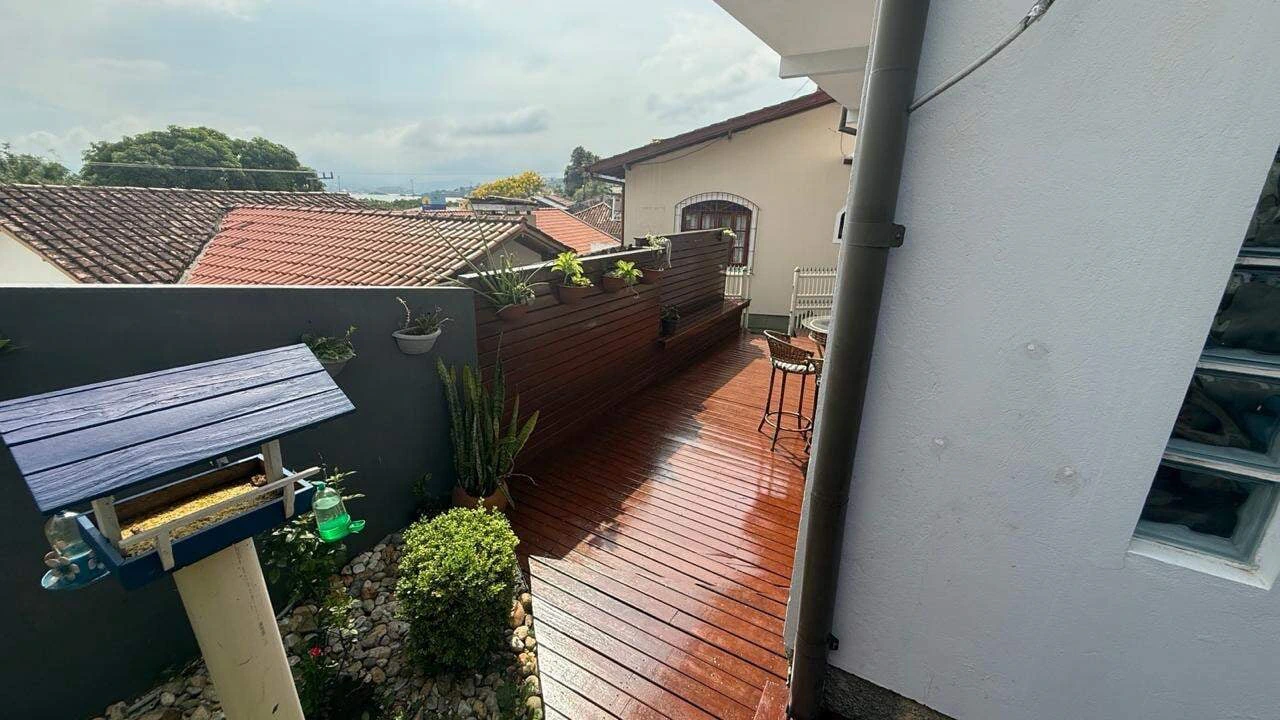 Ventanales de piso a techo y 3 dormitorios: casa de 60 m² — photo 20
