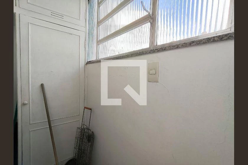 Rental apartment with 3 bedrooms and 208 m² — photo 36