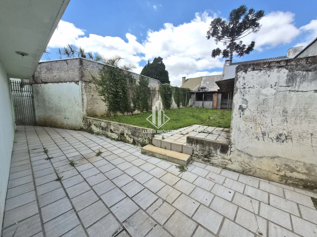 4 quartos e jardim: casa de 250 m²
