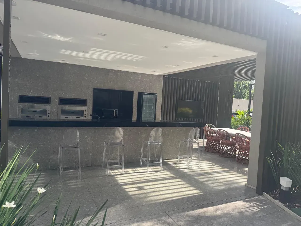 77 m² apartment with 2 bedrooms, 2 baths and a balcony — photo 22