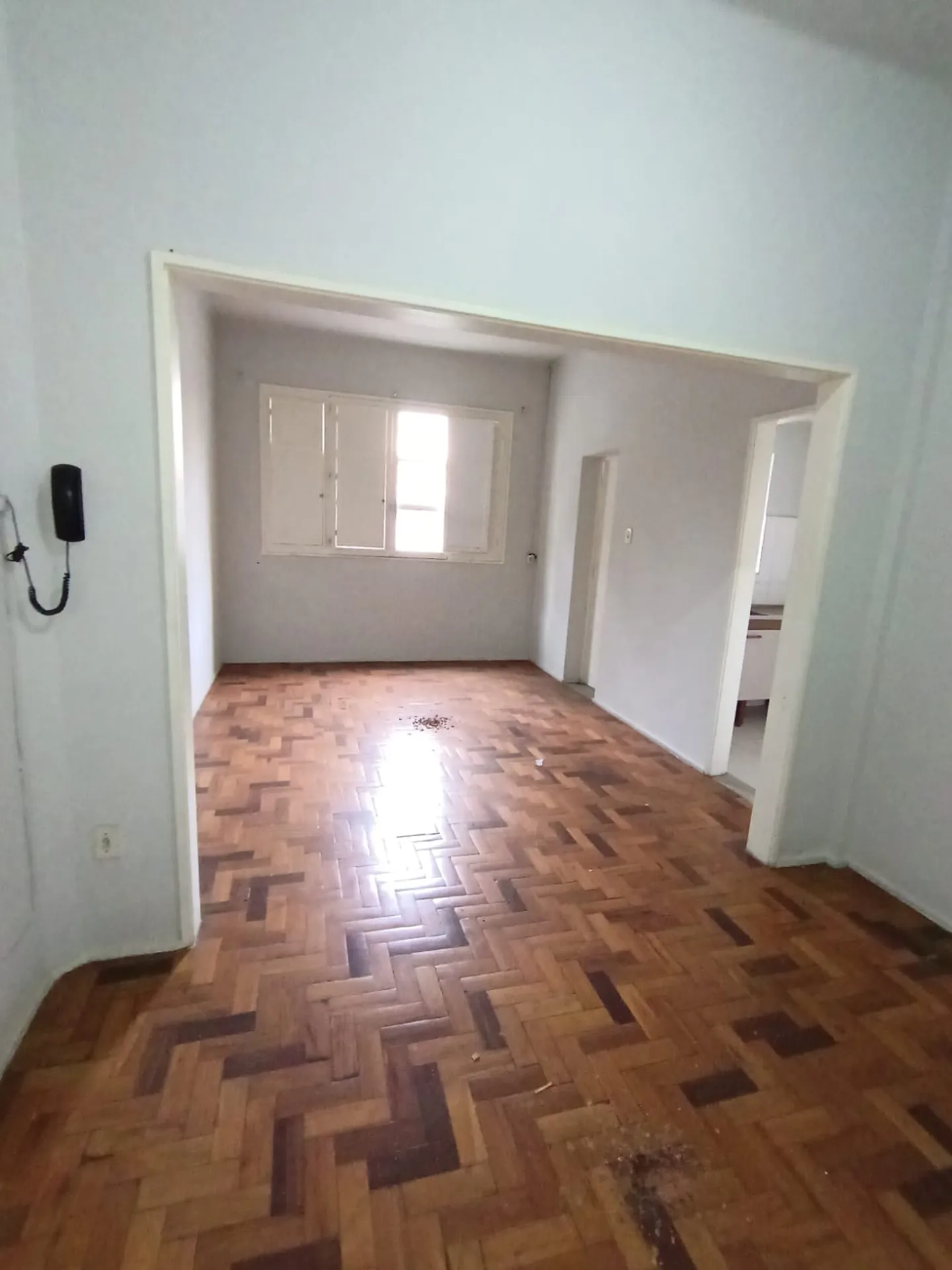 Apartment, 32 m², with wood or laminate floors — photo 3