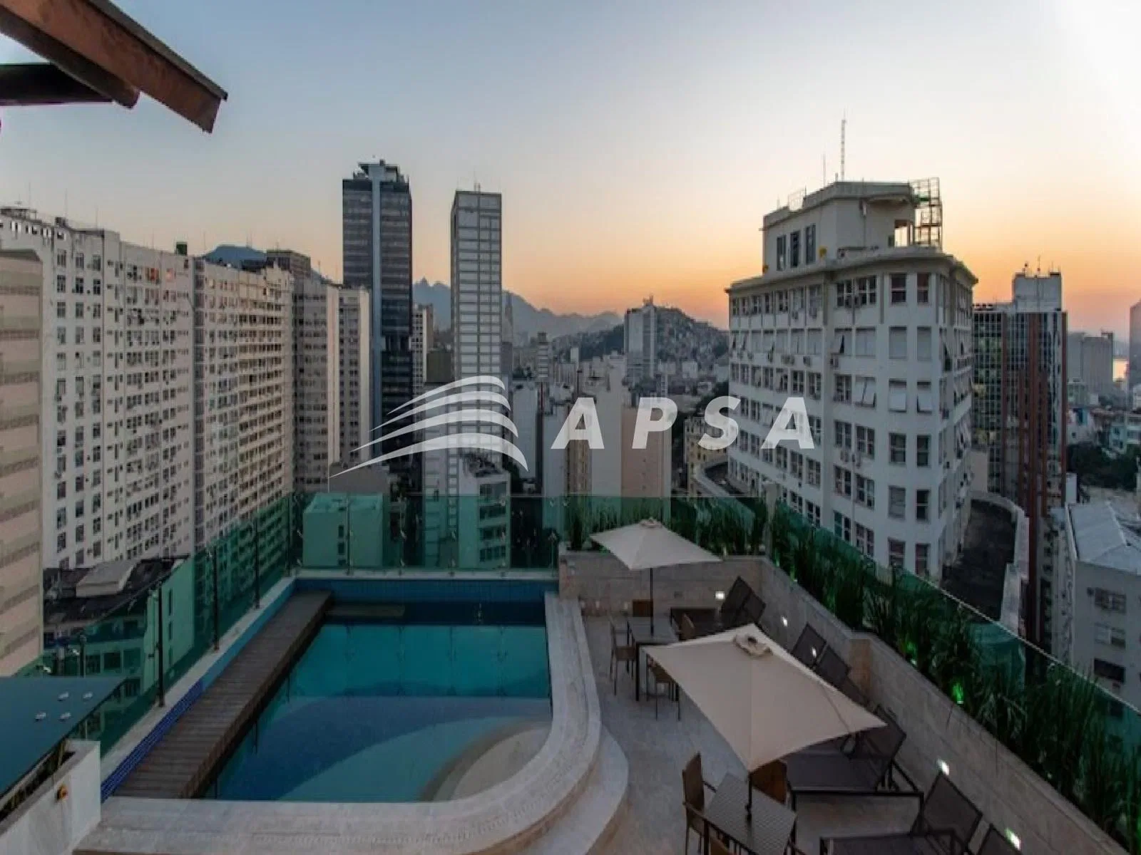 Студия 27 м² со стиральной машиной и панорамными окнами — photo 12