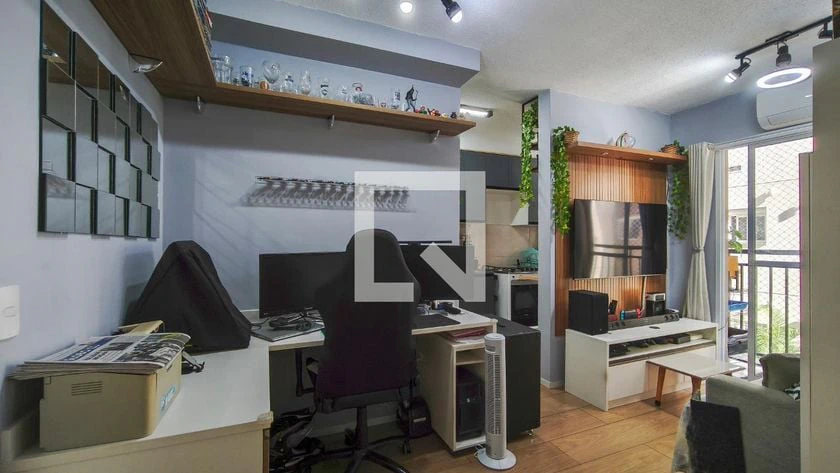 Furnished apartment, 32 m², with floor-to-ceiling windows — photo 9
