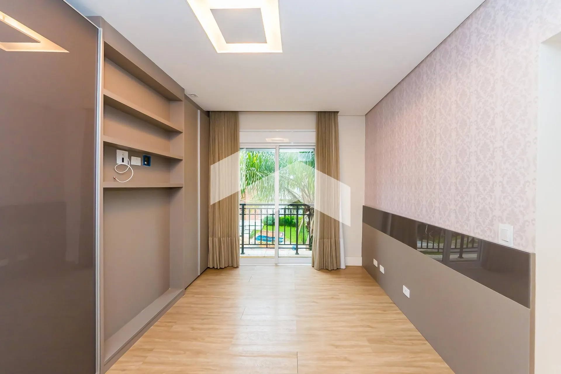 Unfurnished house with 4 en-suite bedrooms and 7 baths — photo 30