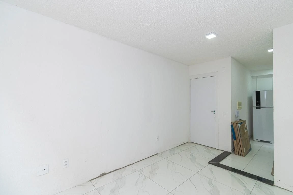 2-bedroom apartment in a building with a gym — photo 14