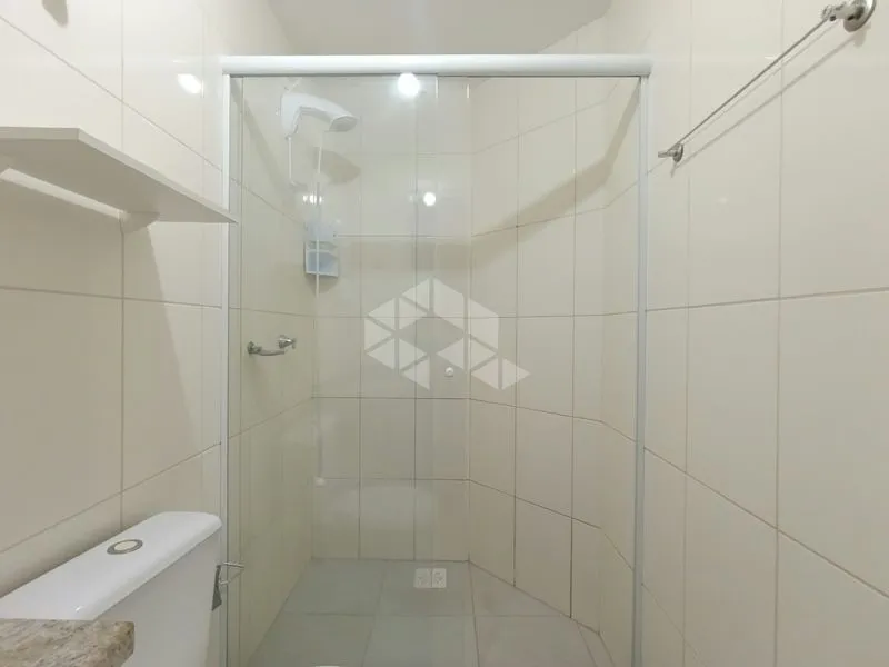2-bedroom apartment in a building with a gym — photo 30