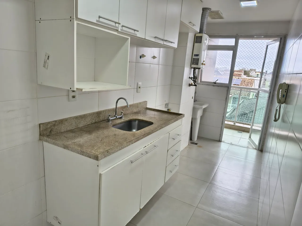 2-bedroom apartment with a mountain view in Rio de Janeiro — photo 2