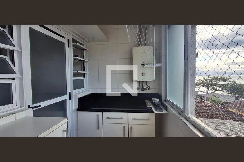 3-bedroom apartment in a building with a pool — photo 31