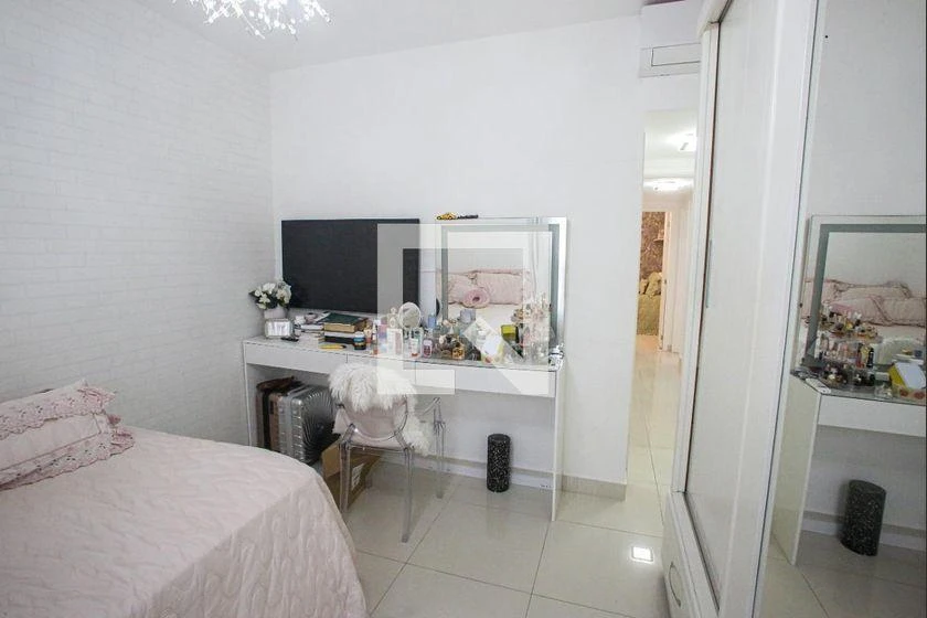 Furnished house with 4 bedrooms and 167 m² — photo 47