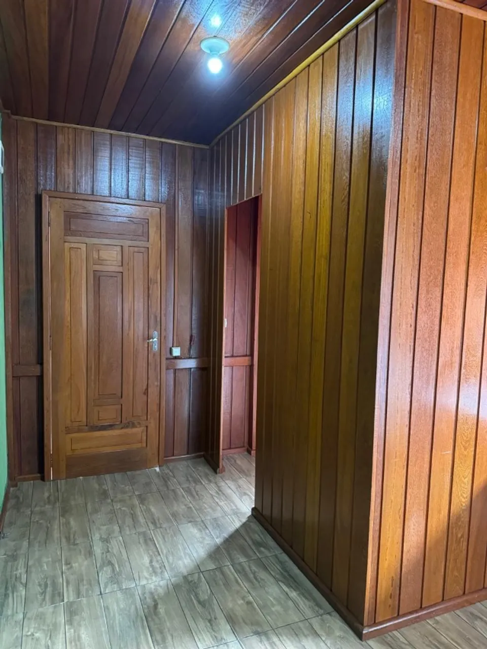 Rental house with 2 bedrooms and a glass shower — photo 5