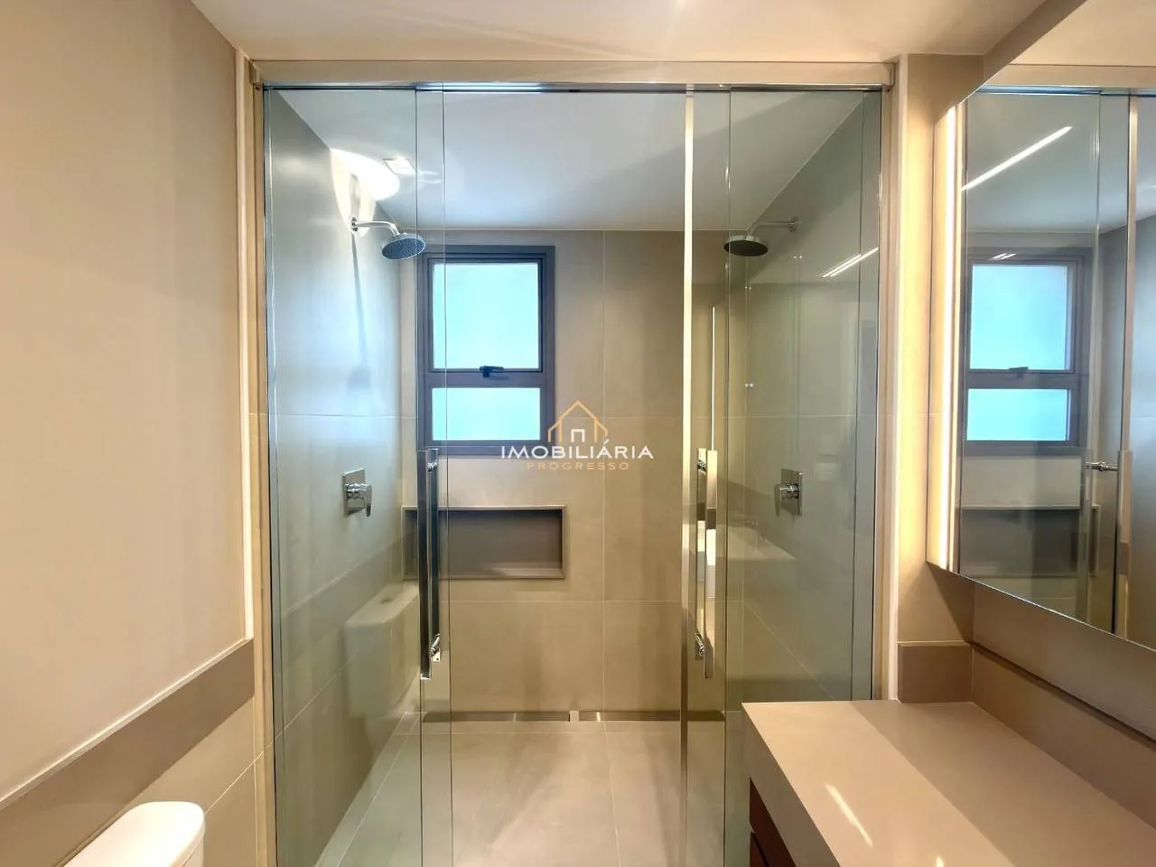 Floor-to-ceiling windows in a 3-bedroom apartment, 138 m² — photo 73