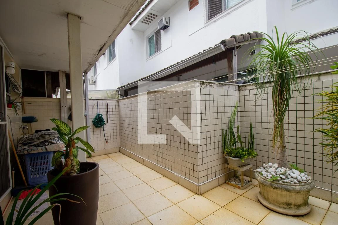 Furnished 3-bedroom house with 6 bathrooms and 3 parking — photo 72