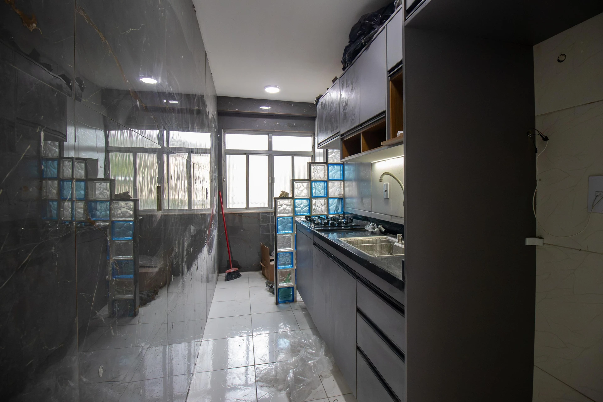 Apartamento mobiliado com 2 quartos e varanda fechada — photo 2