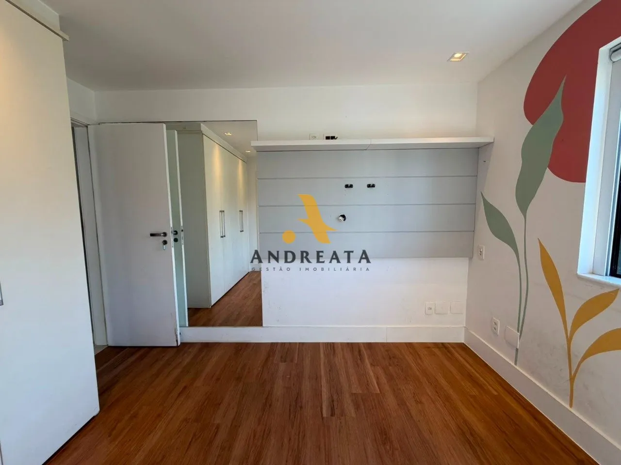 Unfurnished 4-bedroom apartment with 4 bathrooms — photo 10