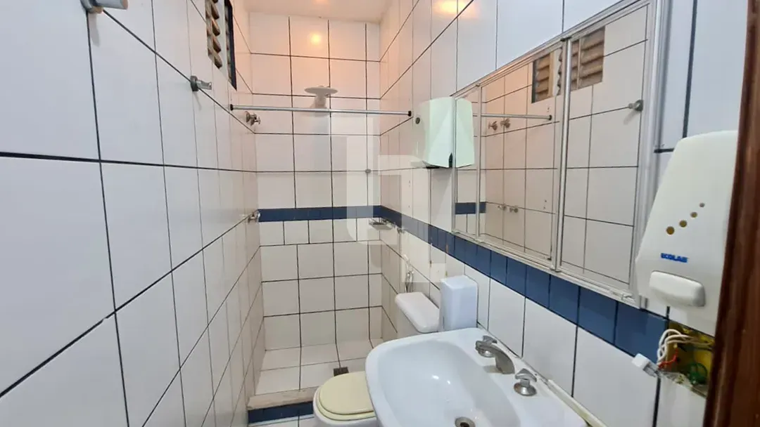 Casa sem mobília com 4 quartos e 4 banheiros — photo 6