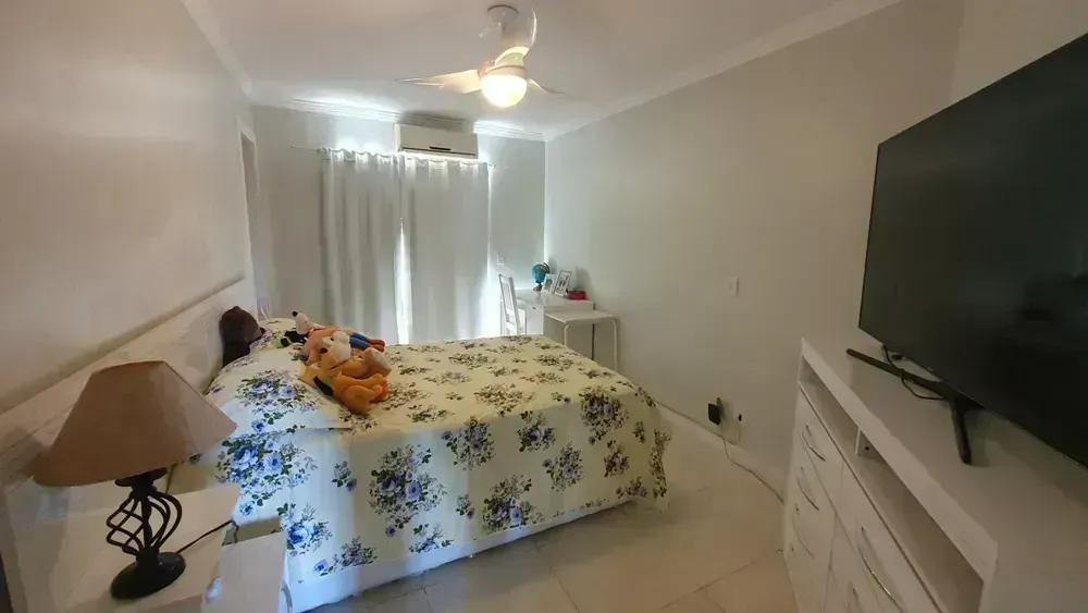 650 m² house with 6 en-suite bedrooms and 4 parking spots — photo 51