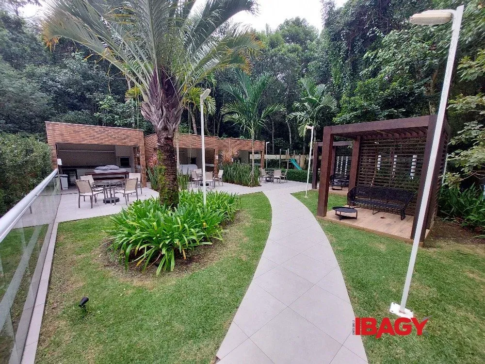 3-bedroom apartment with a grill on the balcony — photo 52