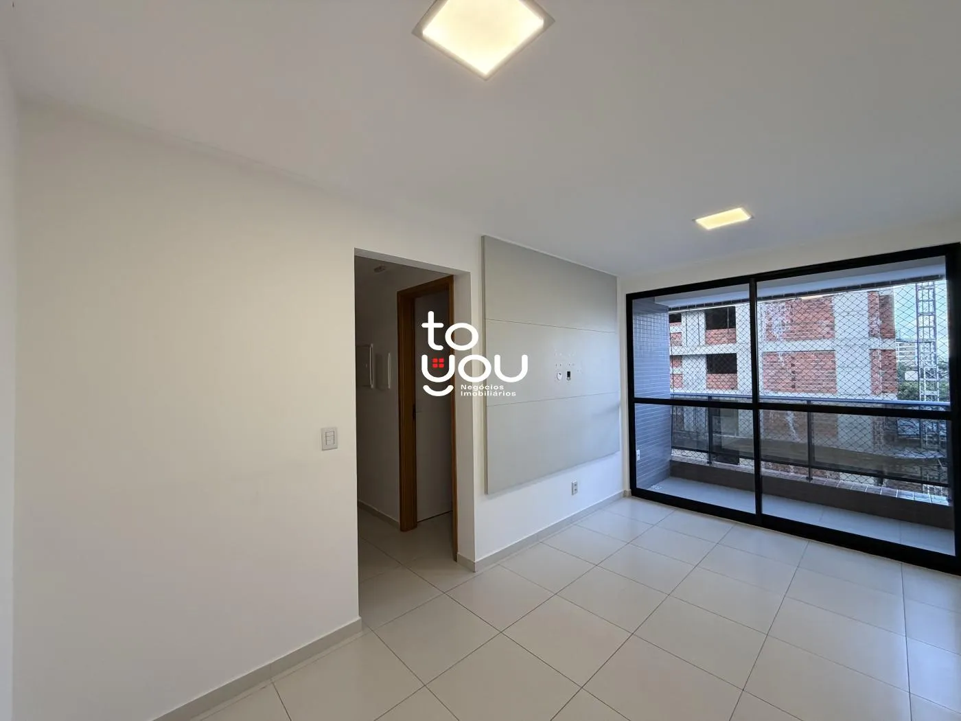 Apartment with balcony, 2 bedrooms (1 en-suite) and 1 space