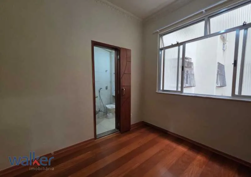 One-bedroom apartment with a washing machine — photo 8