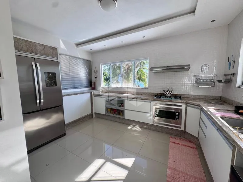 Furnished house with 3 bedrooms and 4 bathrooms — photo 4