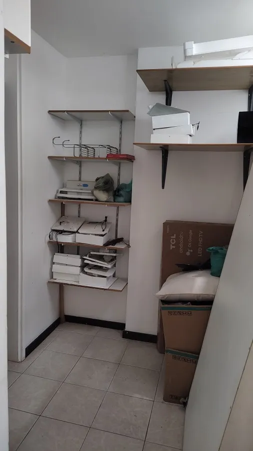 3-bedroom rental apartment with enclosed glass balcony — photo 31